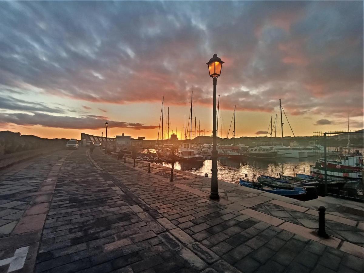 Sunny-Harbour Apartment อาโรนา ภายนอก รูปภาพ